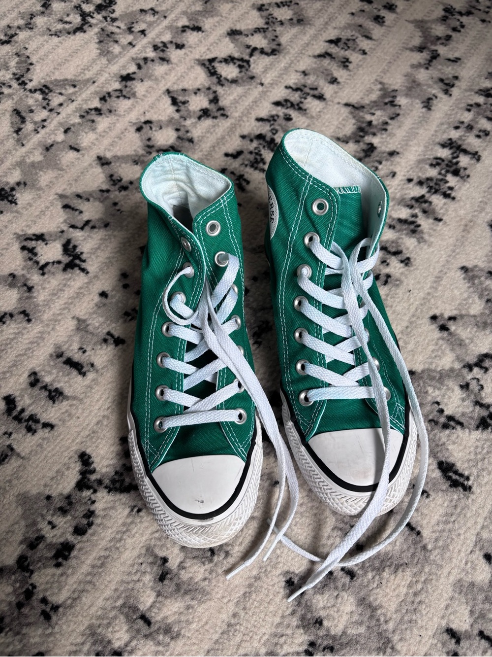 RARE green Chuck Taylor hi top converse